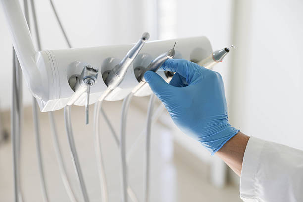 Professional Emergency Dentist technician working in Moraine, OH